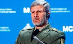 قائد الجيش الإيراني: يجب ألا ينجو أحد من الأعداء إذا حاولوا تنفيذ عملية برية